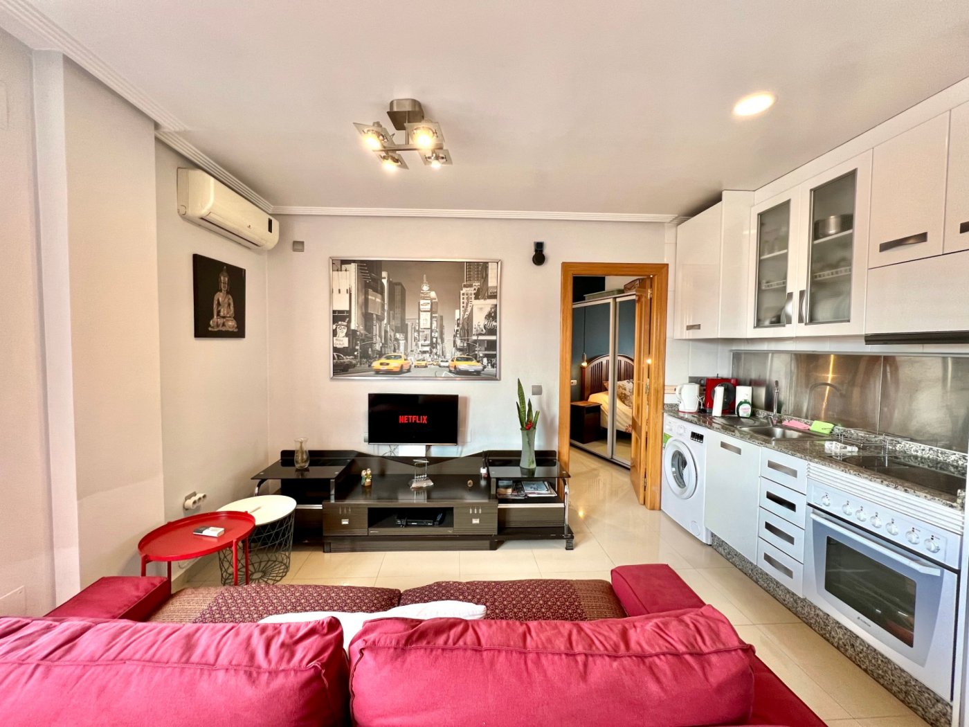 Penthouse met 30m2 terras. Zuidwaarts. 400m van het strand. Toeristenvergunning. Centrale locatie.