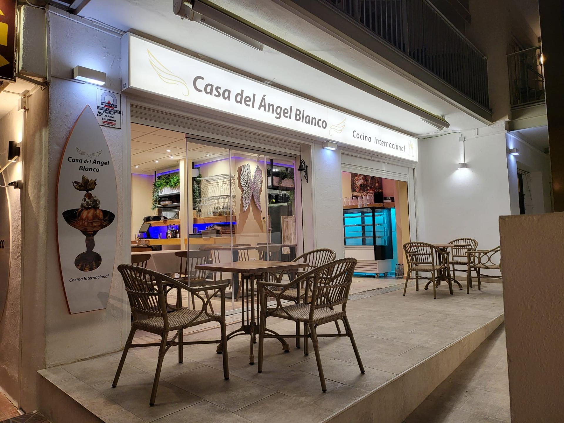 6-7-43 Unique opportunity in Calpe: beachfront restaurant ready to operate