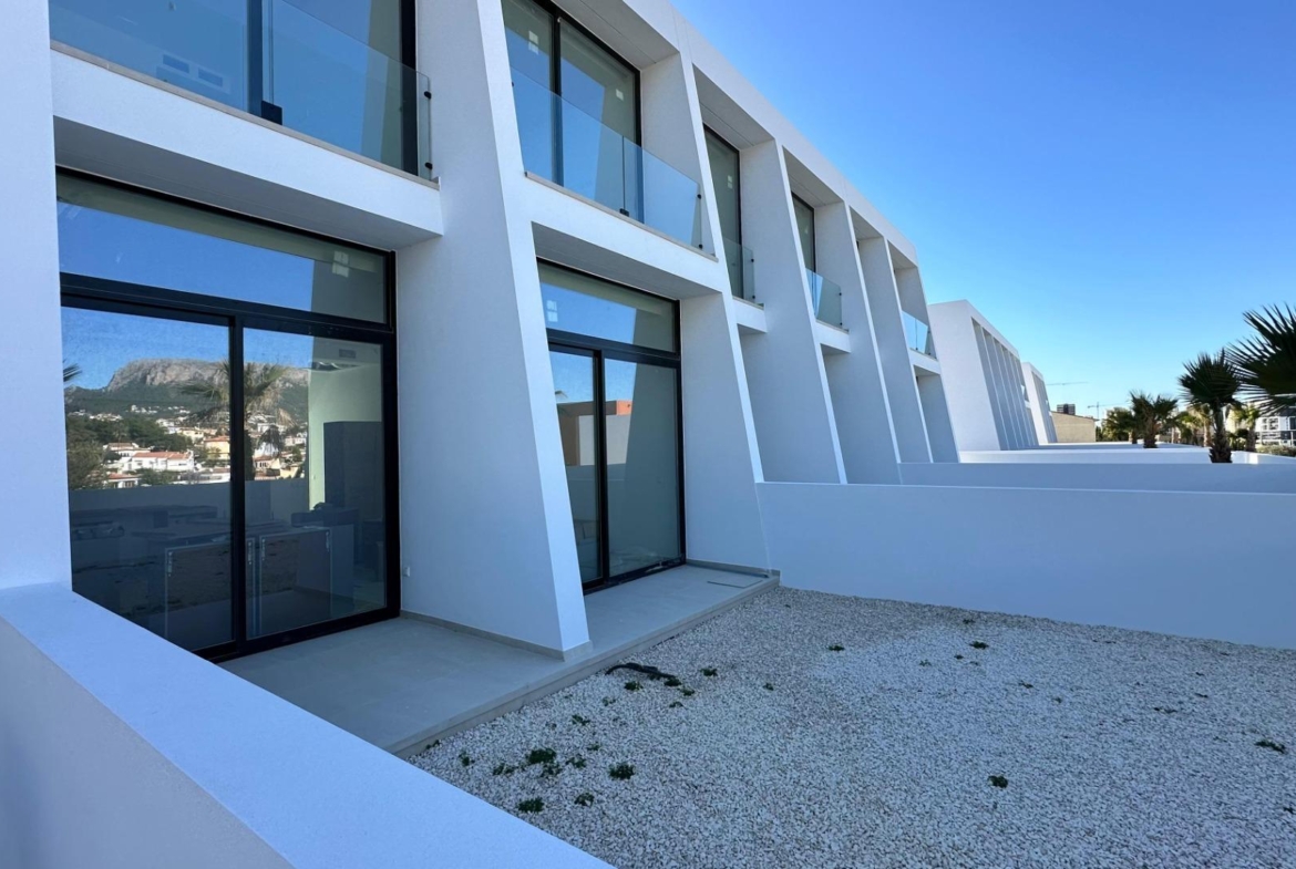 Newly built semi-detached single-family homes