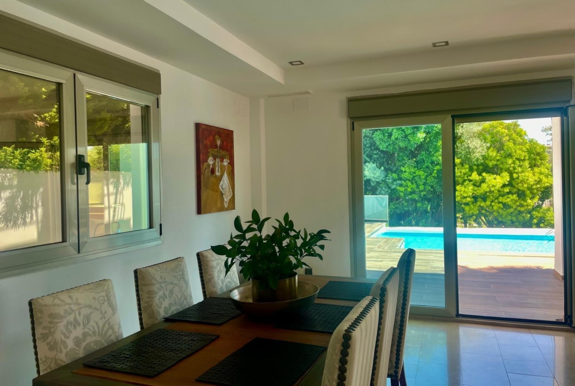 Chalet de lujo con Ascensor, Piscina y Jacuzzi Exterior en Pau 5 – Campo de Golf Alicante