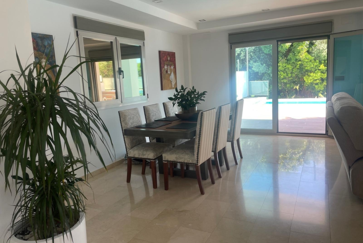 Chalet de lujo con Ascensor, Piscina y Jacuzzi Exterior en Pau 5 – Campo de Golf Alicante