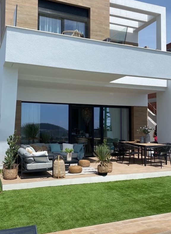 VILLA TE KOOP IN FINESTRAT