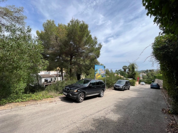 Magnificent plot with sea views in Javea
