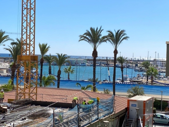 WITH SEA VIEWS apartment 4 bedrooms, 2 bathrooms, 2 terraces, and garage