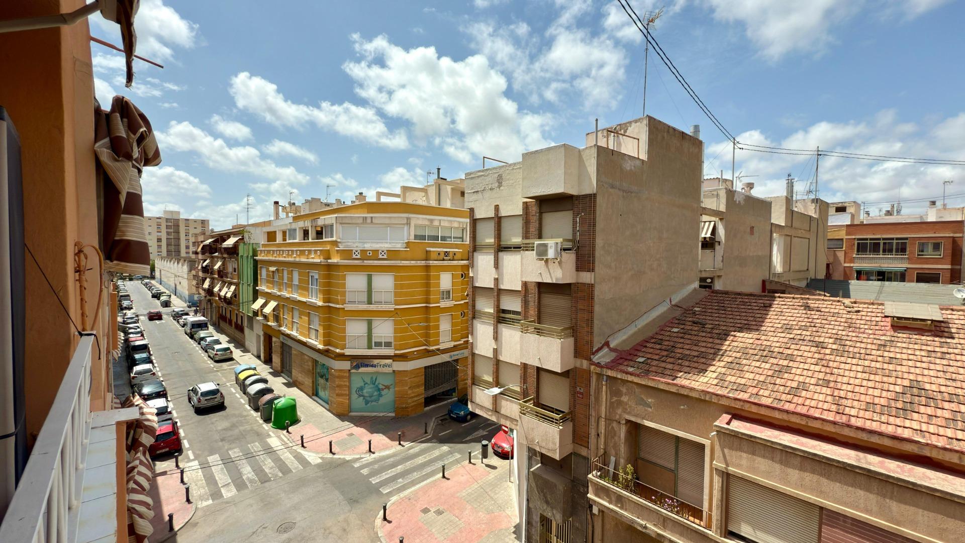 GREAT OPTION – well-maintained apartment in Alicante