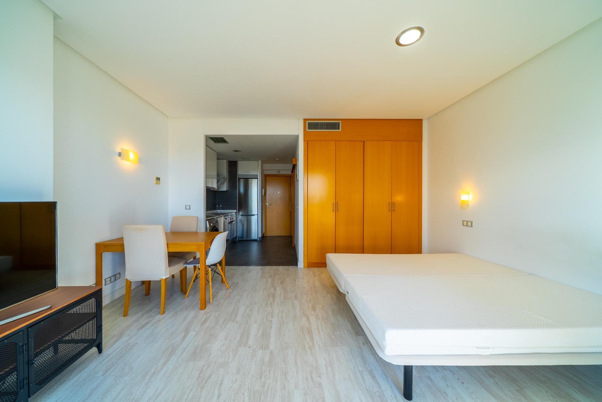 ESPECTACULAR VIVIENDA CON VISTAS PANORÁMICAS EN VIRGEN DEL CORTIJO – MANOTERAS, MADRID