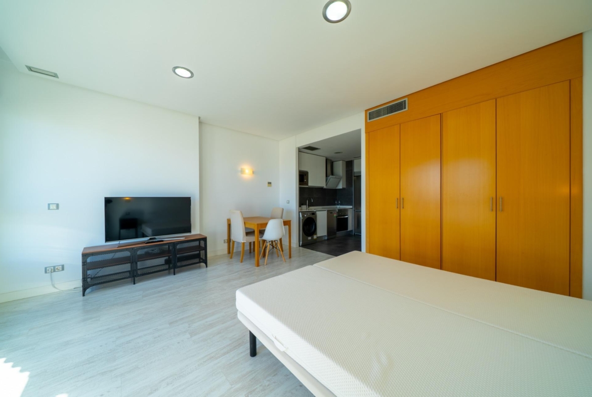 ESPECTACULAR VIVIENDA CON VISTAS PANORÁMICAS EN VIRGEN DEL CORTIJO – MANOTERAS, MADRID