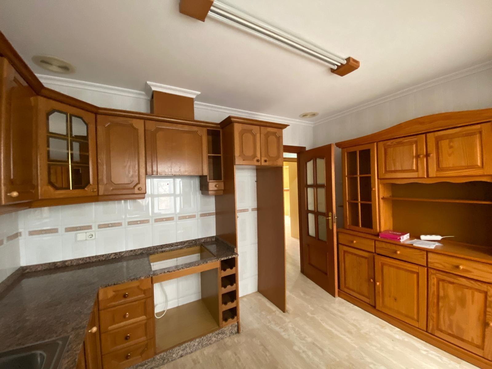 WITH SEA VIEWS apartment 4 bedrooms, 2 bathrooms, 2 terraces, and garage