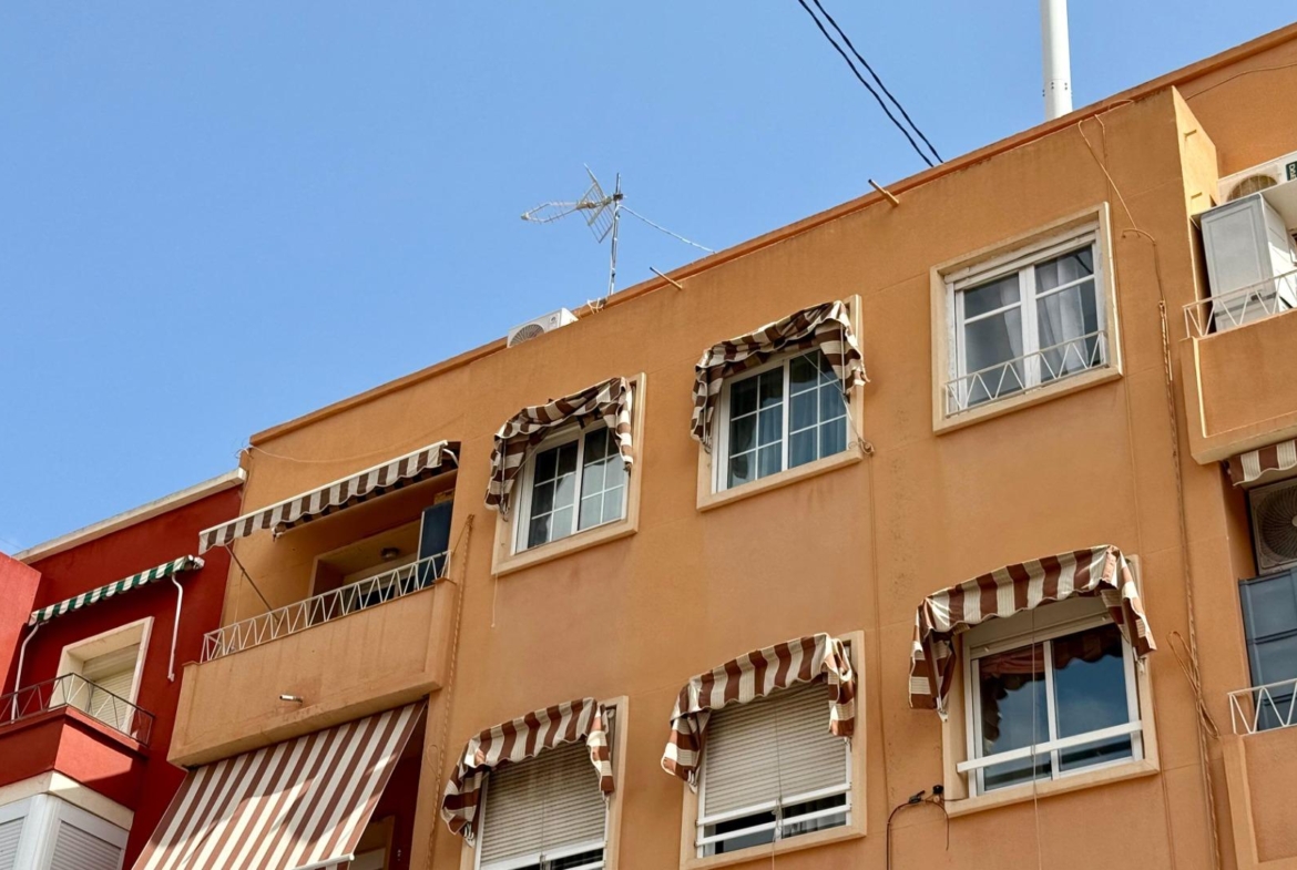 GREAT OPTION – well-maintained apartment in Alicante