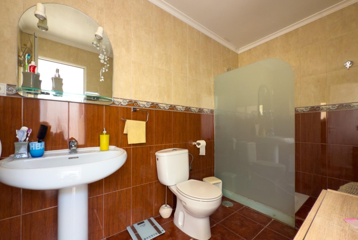 Spacious recently renovated villa with 3,600 m2 of plot and private pool