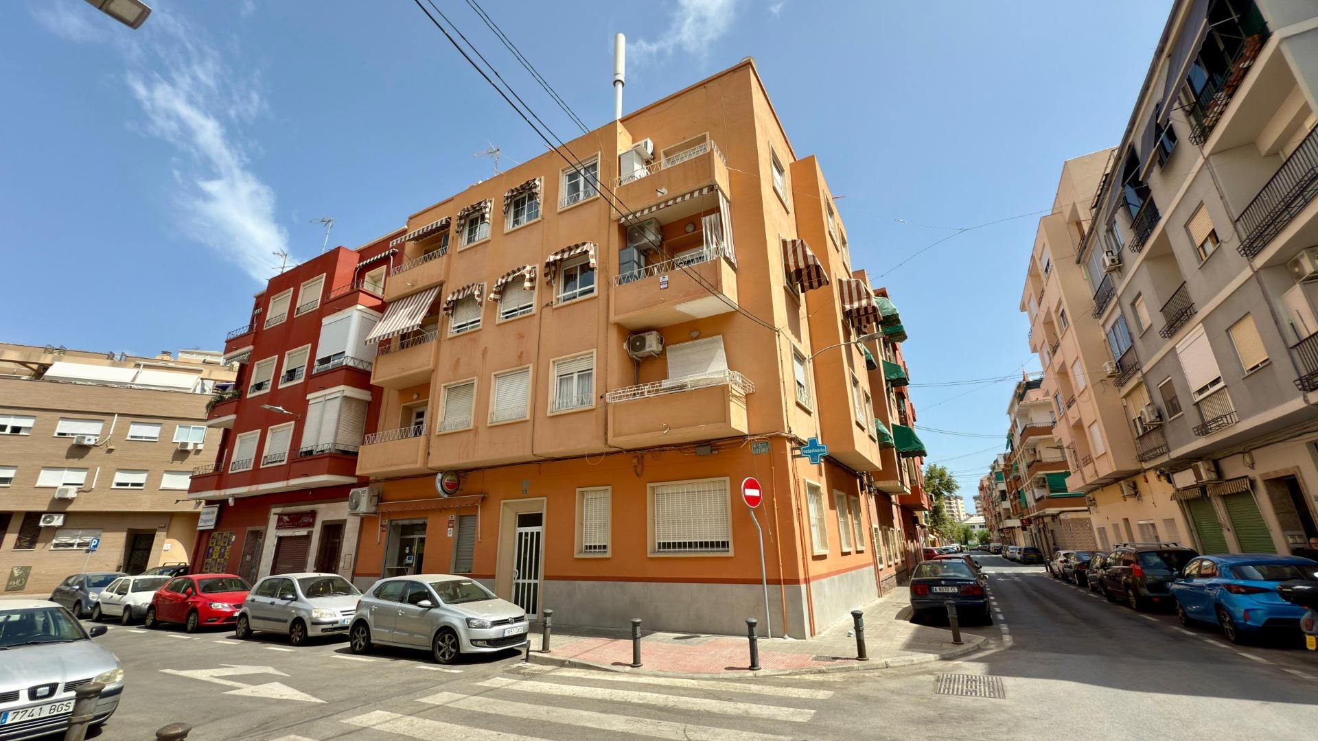 GREAT OPTION – well-maintained apartment in Alicante