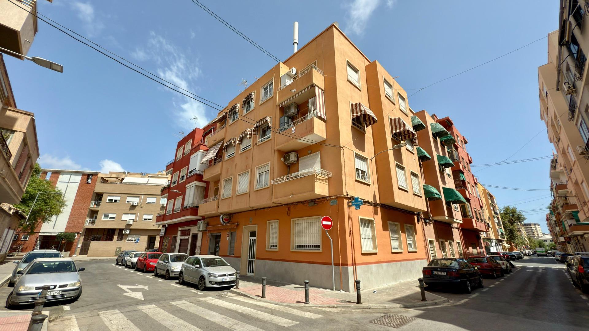 GREAT OPTION – well-maintained apartment in Alicante