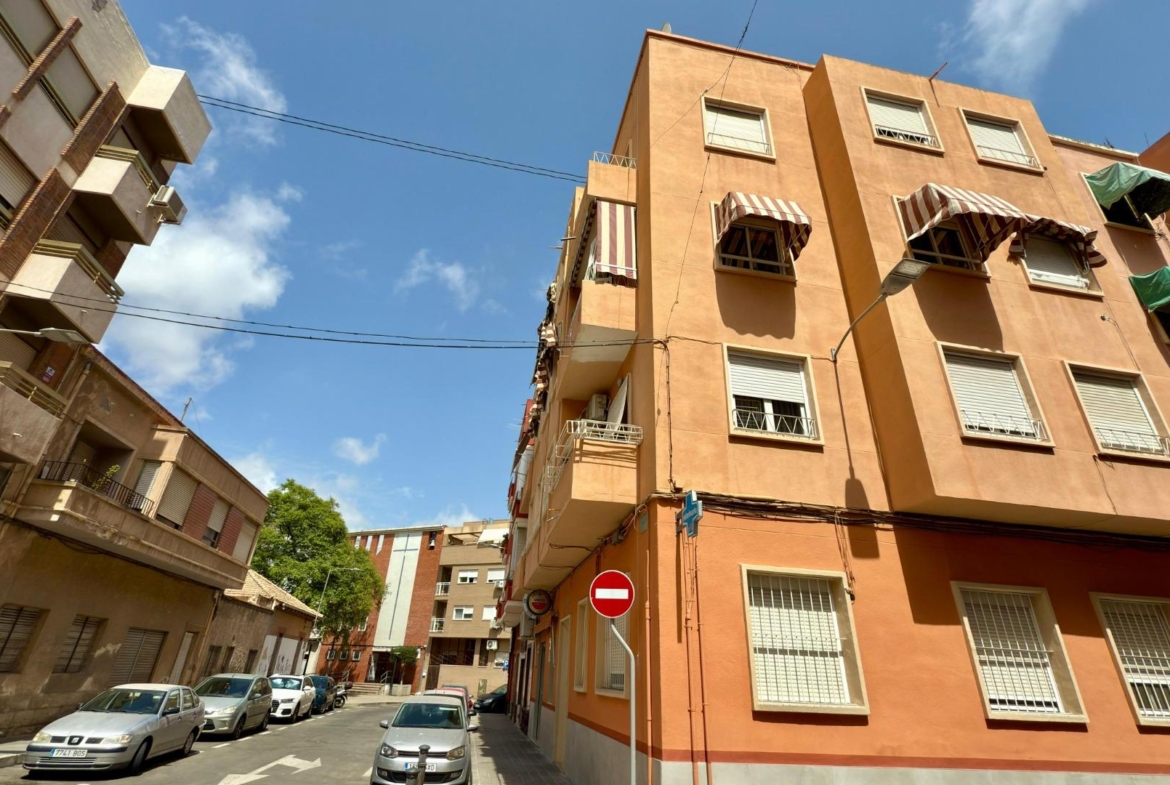GREAT OPTION – well-maintained apartment in Alicante