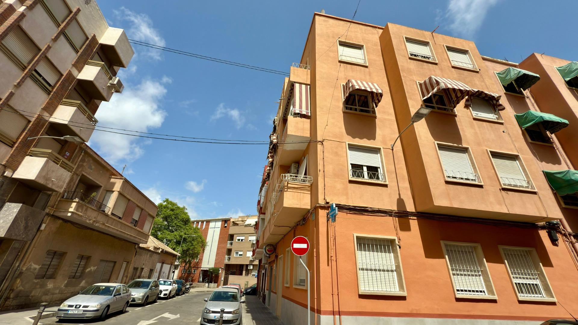GREAT OPTION – well-maintained apartment in Alicante