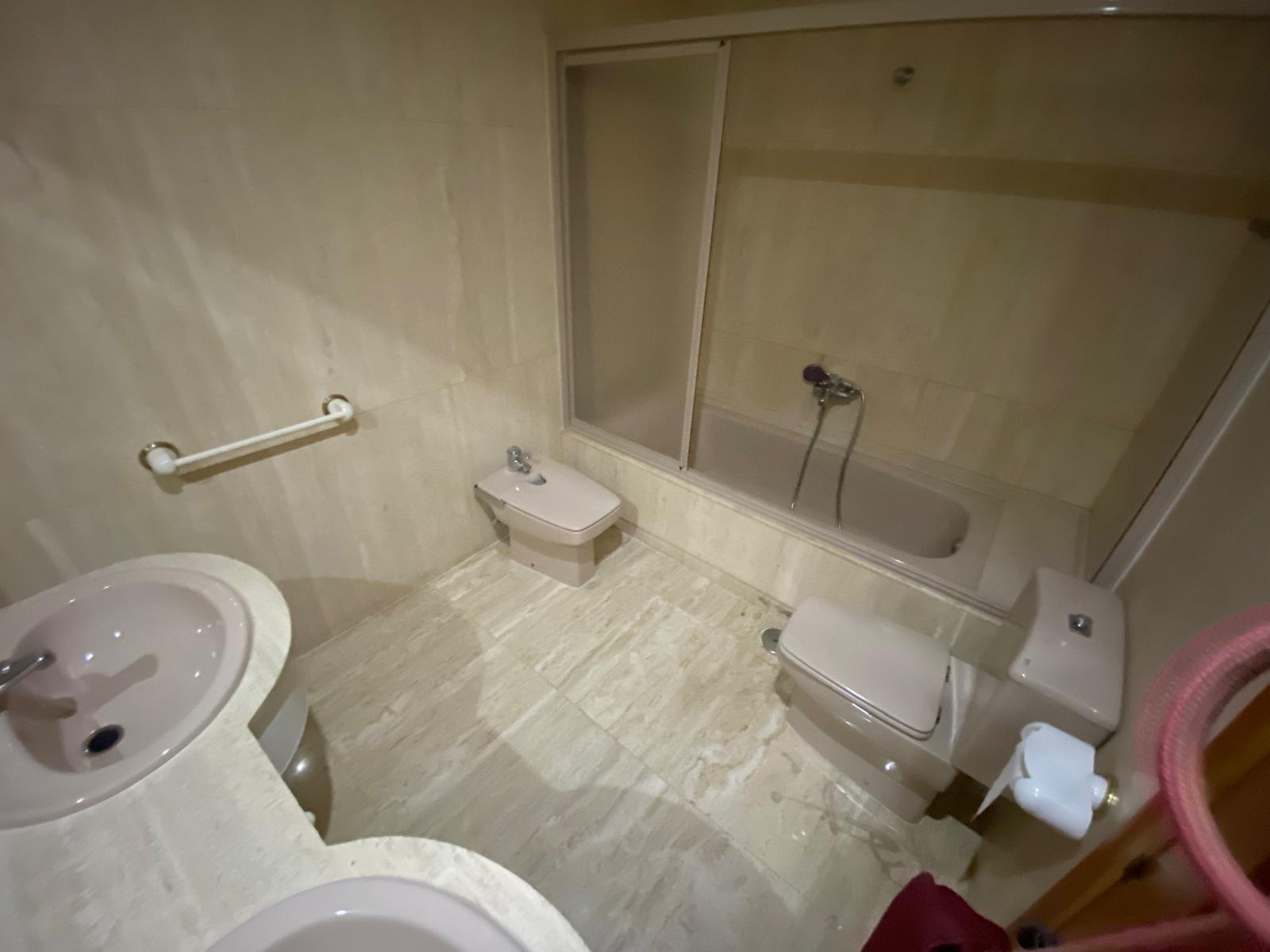 WITH SEA VIEWS apartment 4 bedrooms, 2 bathrooms, 2 terraces, and garage