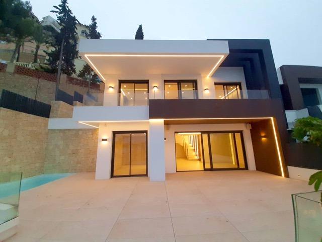 Duplex apartment on the first line of Poniente beach