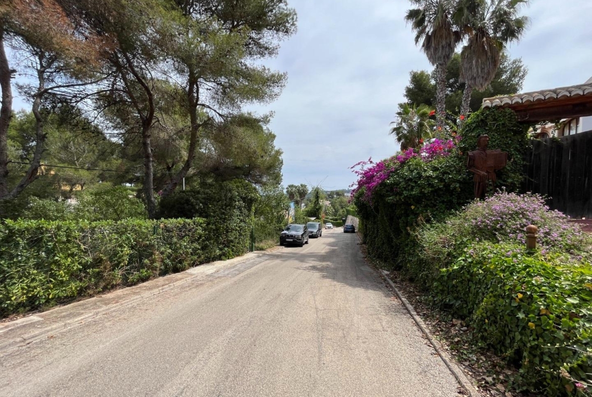 Magnificent plot with sea views in Javea