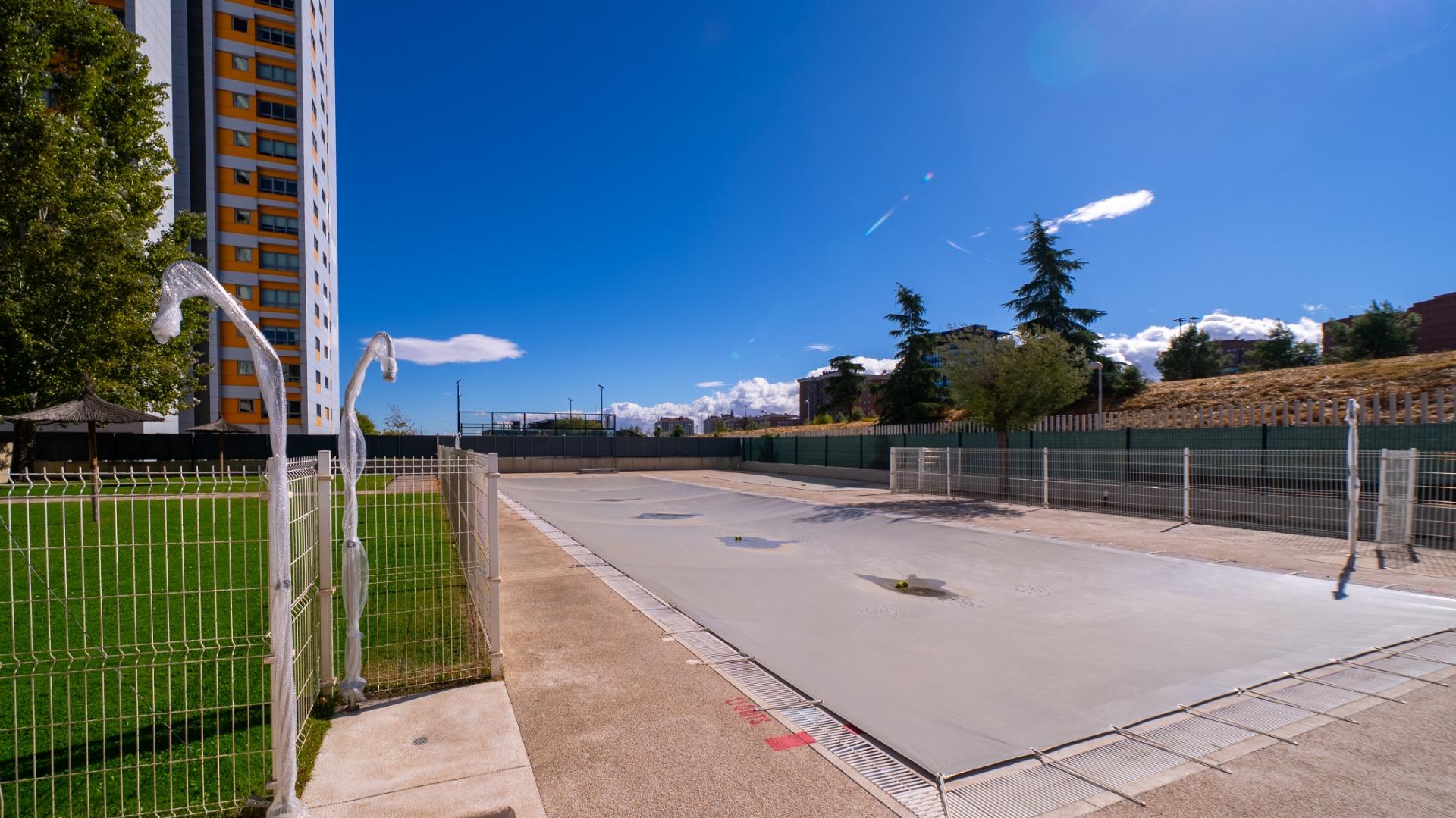 ESPECTACULAR VIVIENDA CON VISTAS PANORÁMICAS EN VIRGEN DEL CORTIJO – MANOTERAS, MADRID