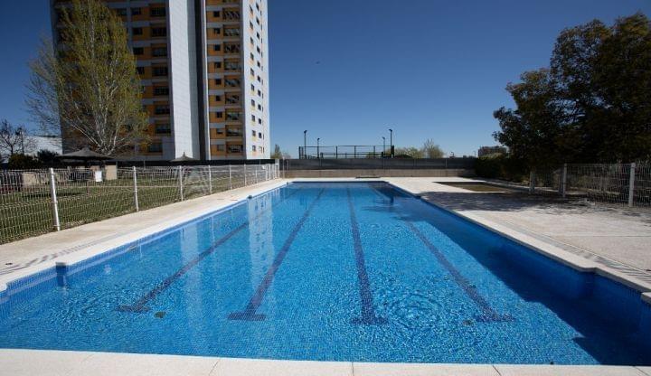ESPECTACULAR VIVIENDA CON VISTAS PANORÁMICAS EN VIRGEN DEL CORTIJO – MANOTERAS, MADRID