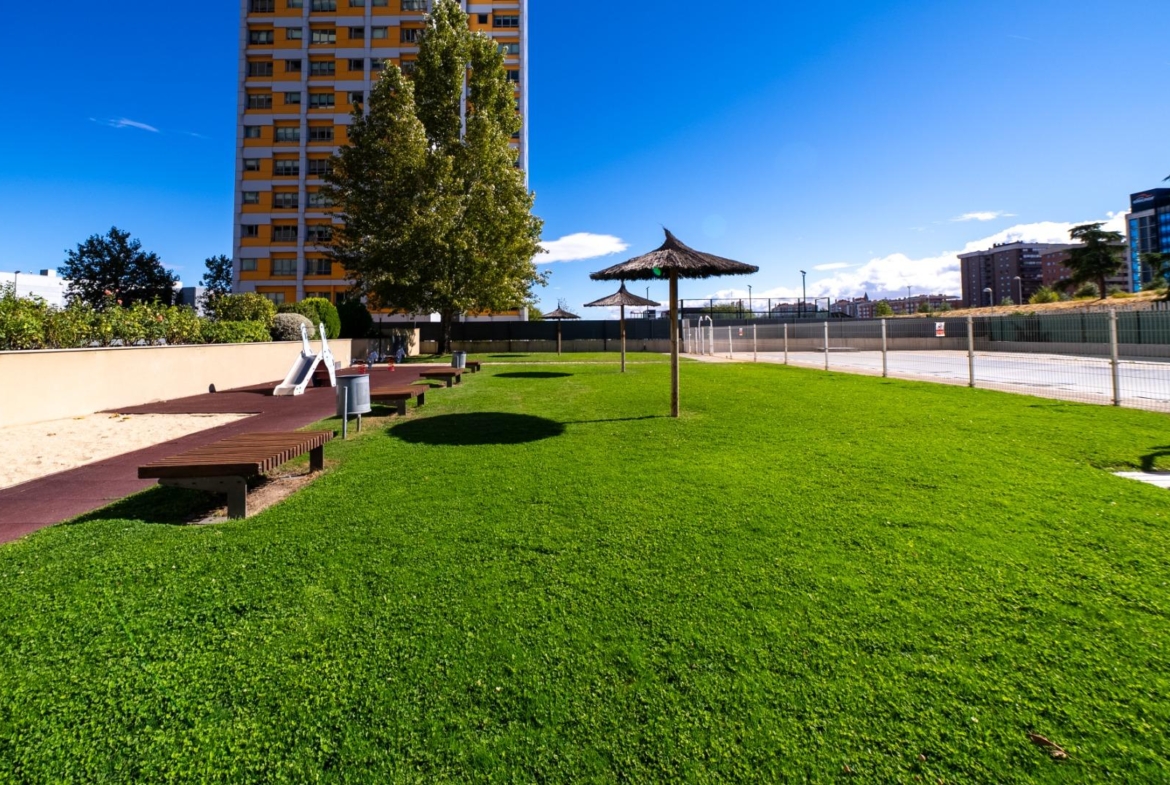 ESPECTACULAR VIVIENDA CON VISTAS PANORÁMICAS EN VIRGEN DEL CORTIJO – MANOTERAS, MADRID