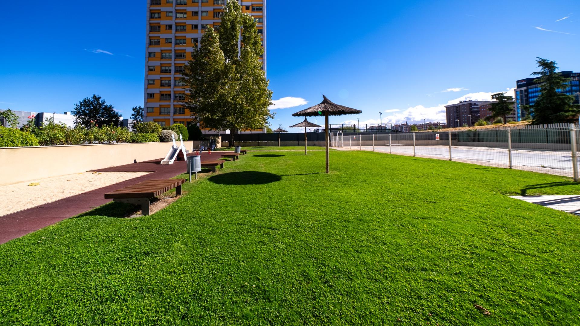 ESPECTACULAR VIVIENDA CON VISTAS PANORÁMICAS EN VIRGEN DEL CORTIJO – MANOTERAS, MADRID