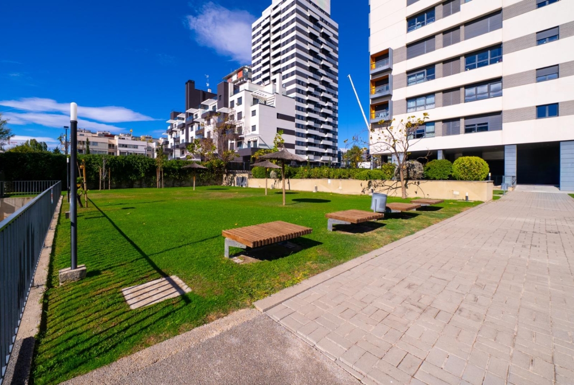 ESPECTACULAR VIVIENDA CON VISTAS PANORÁMICAS EN VIRGEN DEL CORTIJO – MANOTERAS, MADRID