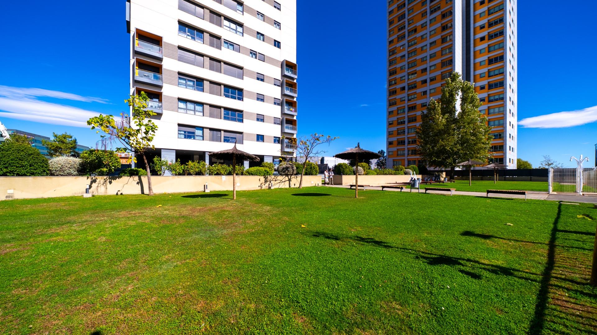 ESPECTACULAR VIVIENDA CON VISTAS PANORÁMICAS EN VIRGEN DEL CORTIJO – MANOTERAS, MADRID