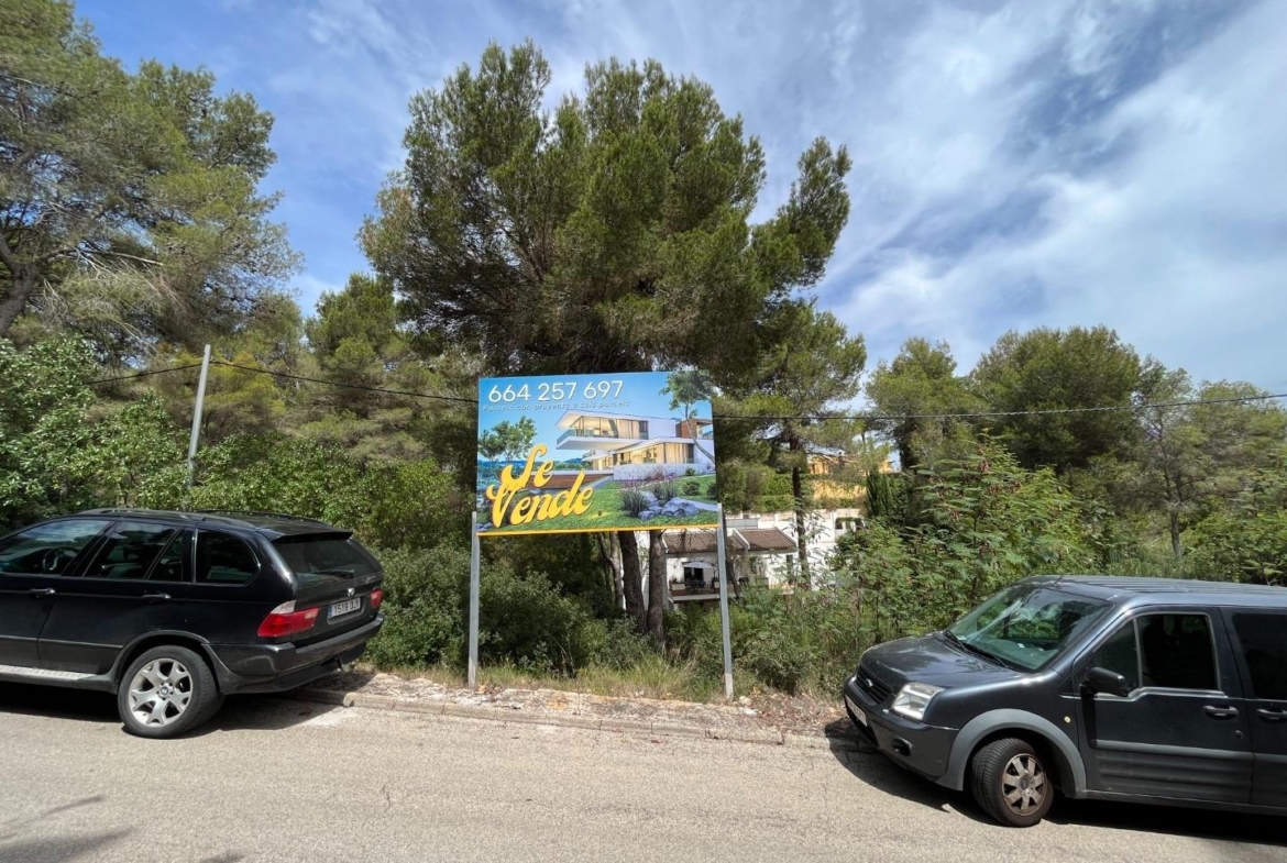 Magnificent plot with sea views in Javea