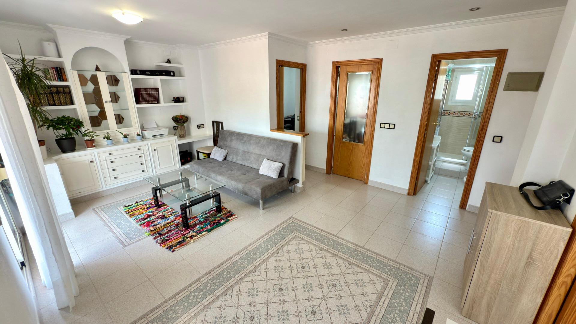 GREAT OPTION – well-maintained apartment in Alicante