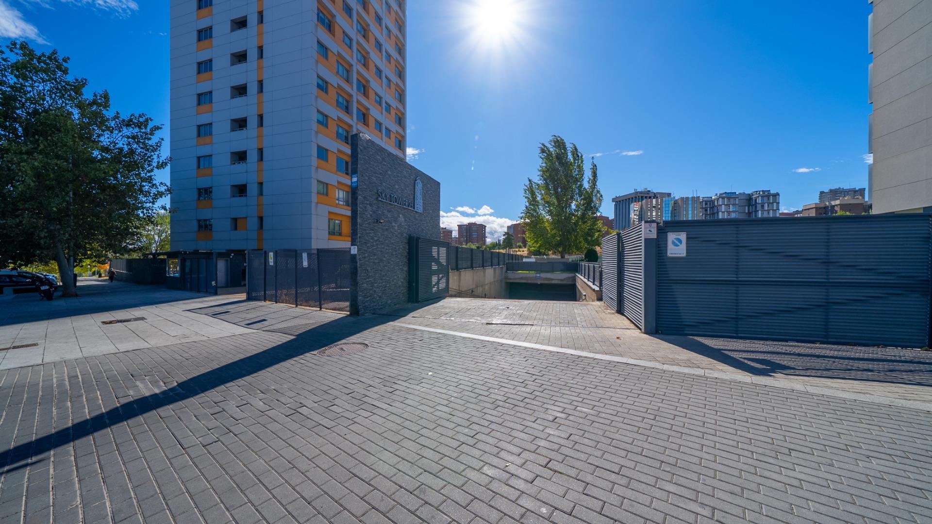 ESPECTACULAR VIVIENDA CON VISTAS PANORÁMICAS EN VIRGEN DEL CORTIJO – MANOTERAS, MADRID