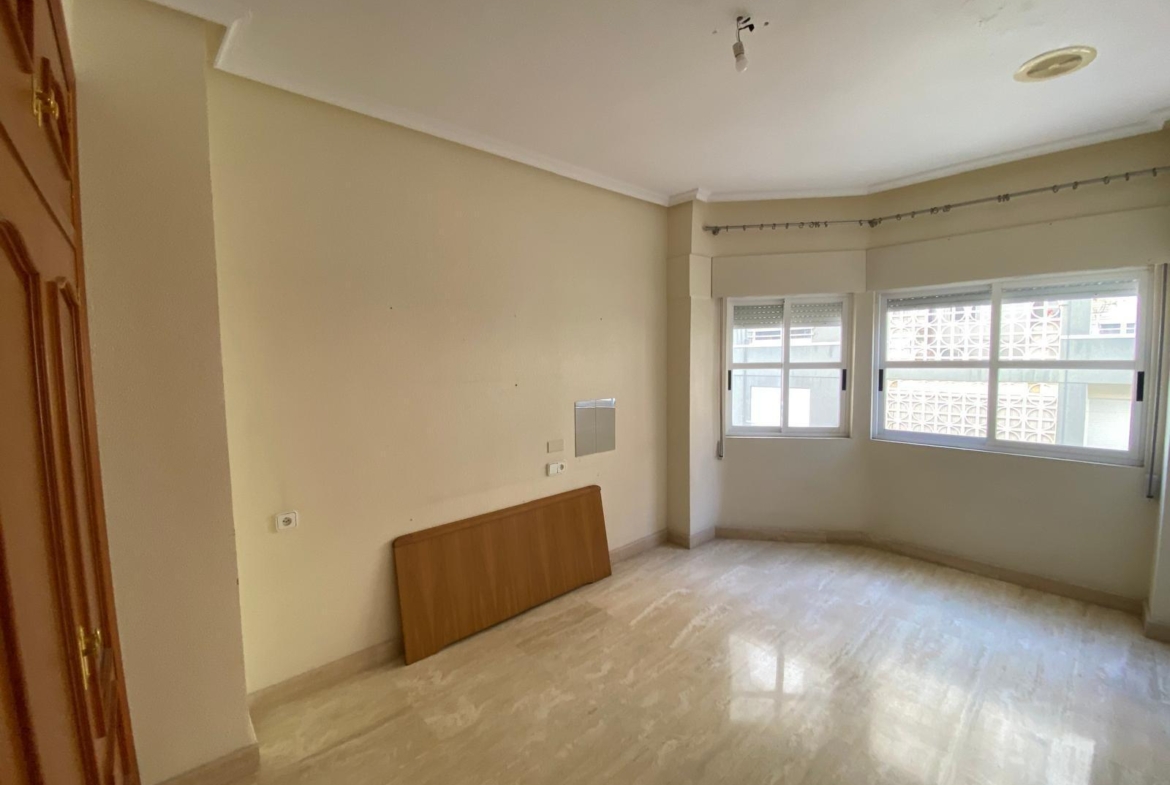 WITH SEA VIEWS apartment 4 bedrooms, 2 bathrooms, 2 terraces, and garage