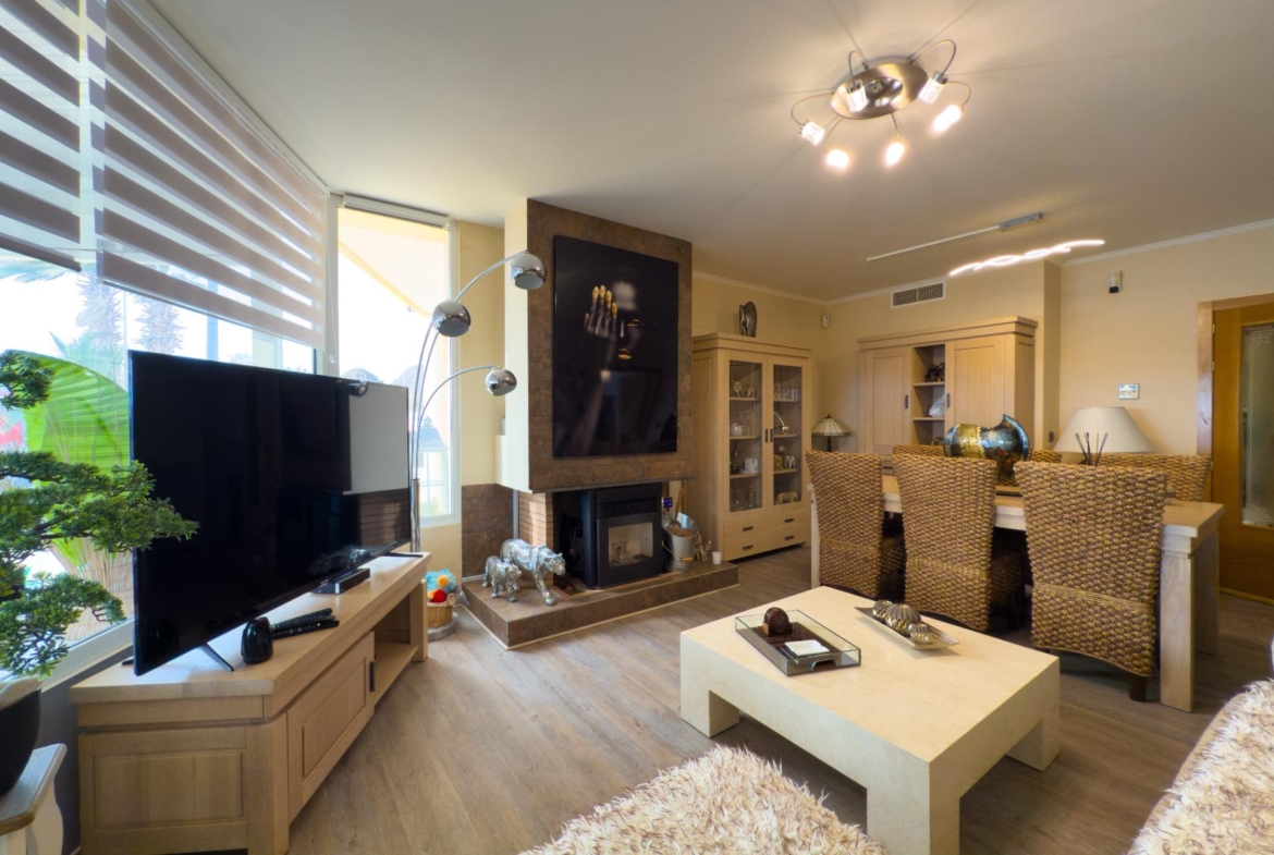 Spacious recently renovated villa with 3,600 m2 of plot and private pool