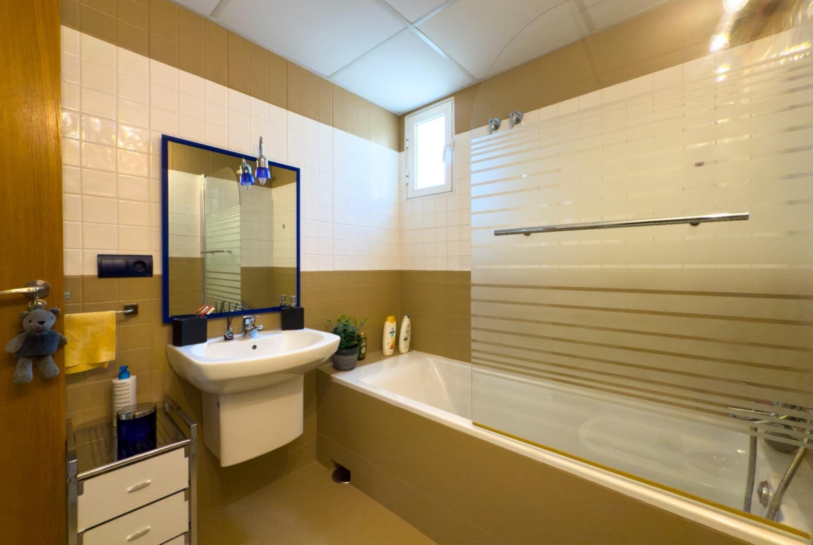 Spacious recently renovated villa with 3,600 m2 of plot and private pool