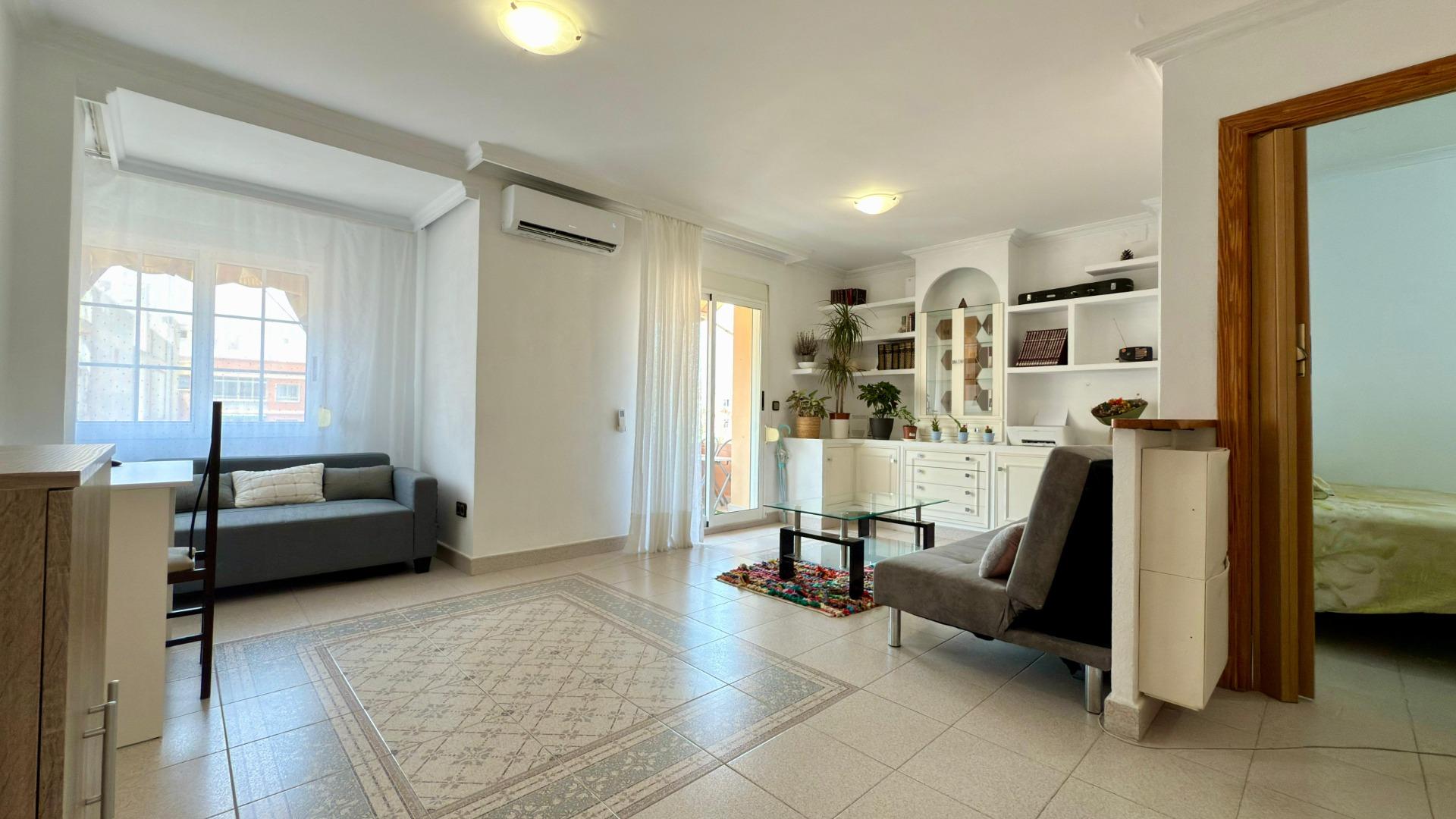 GREAT OPTION – well-maintained apartment in Alicante