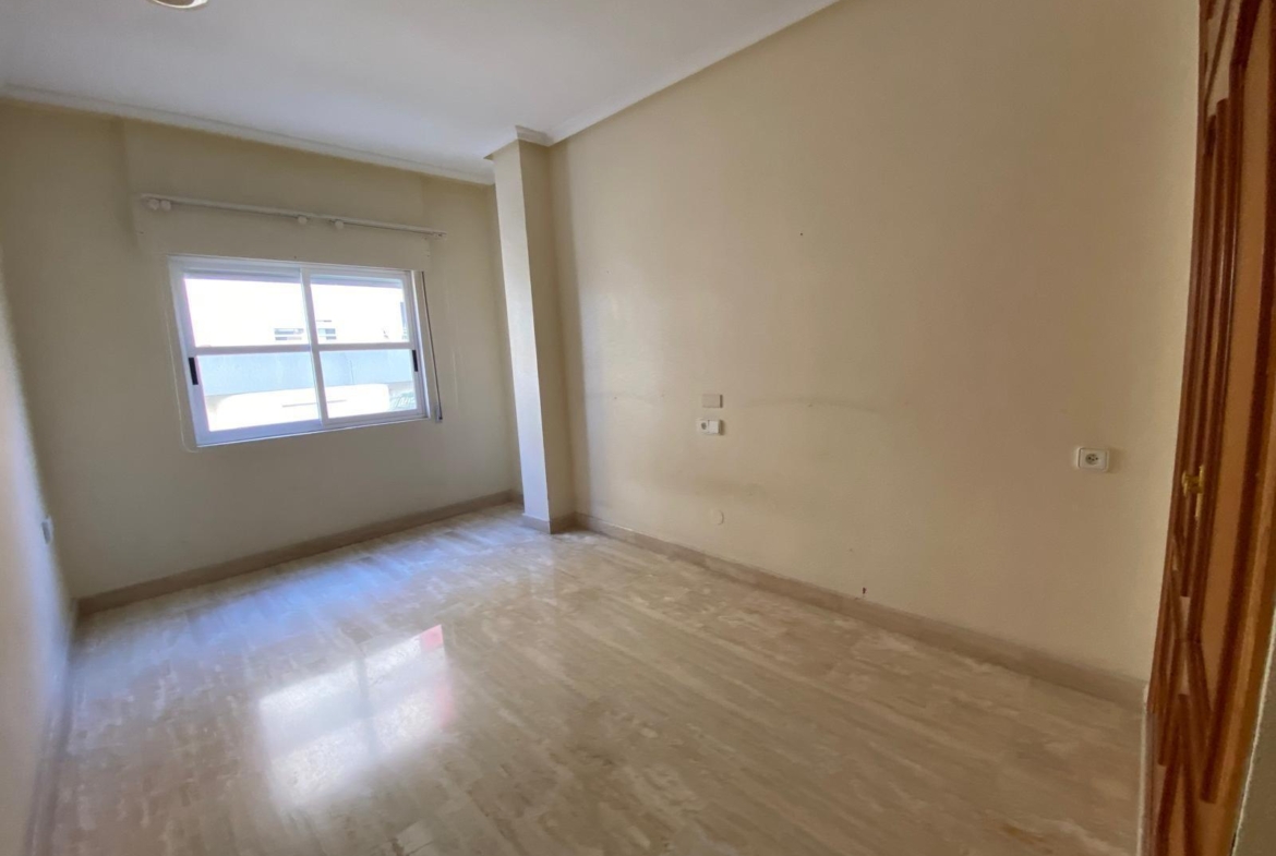 WITH SEA VIEWS apartment 4 bedrooms, 2 bathrooms, 2 terraces, and garage