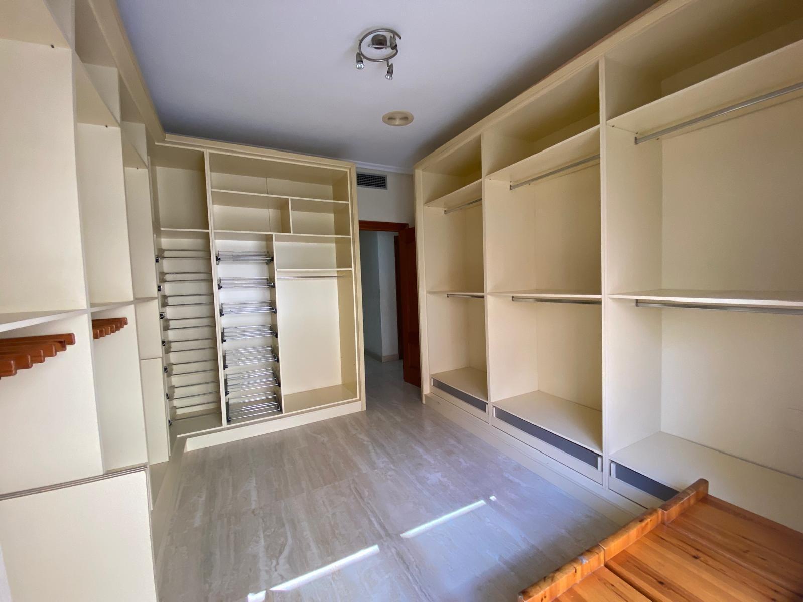 WITH SEA VIEWS apartment 4 bedrooms, 2 bathrooms, 2 terraces, and garage
