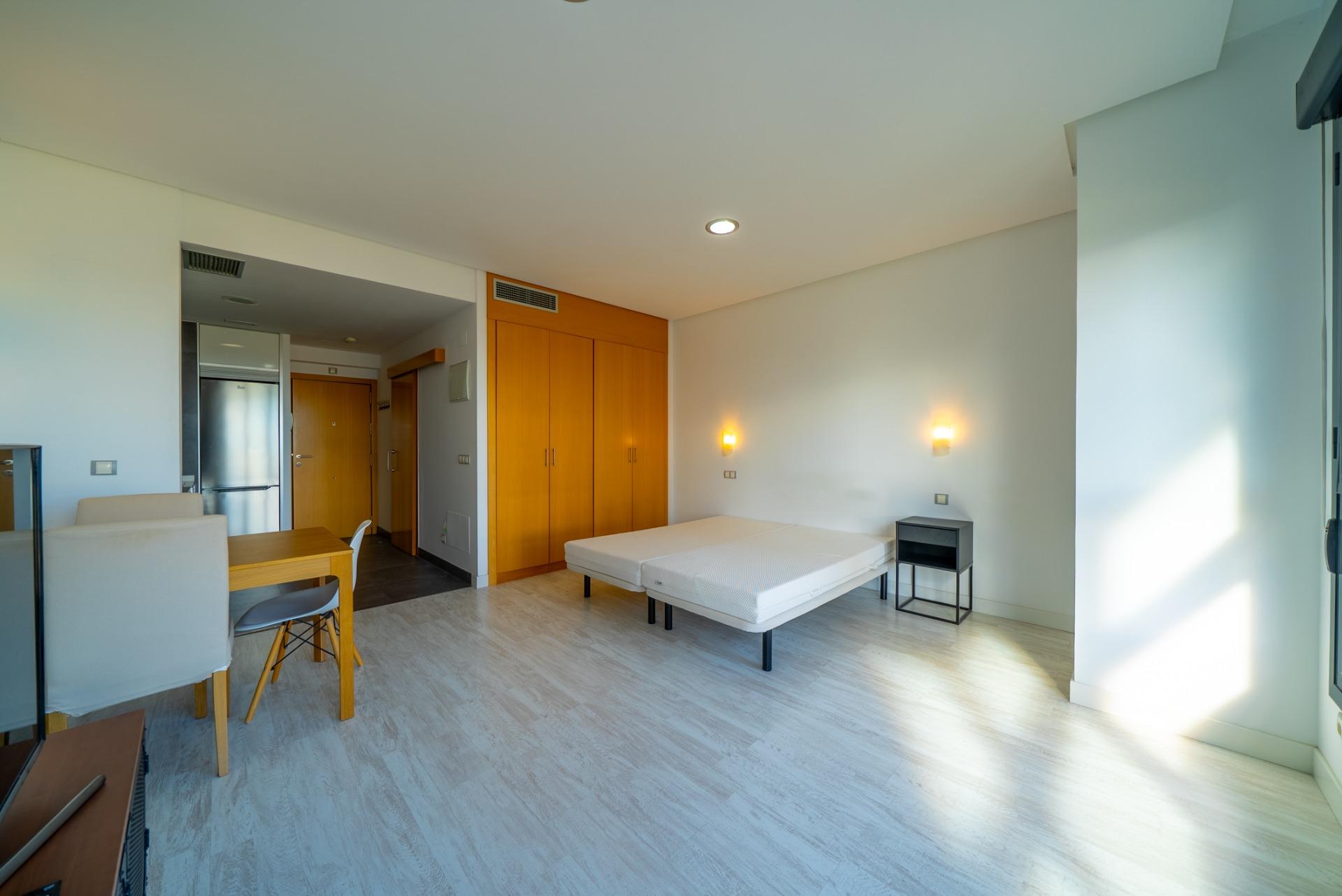 ESPECTACULAR VIVIENDA CON VISTAS PANORÁMICAS EN VIRGEN DEL CORTIJO – MANOTERAS, MADRID