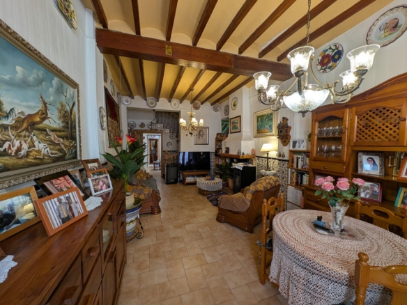 SEMI-DETACHED HOUSE IN THE CHARMING VILLAGE OF LA NUCIA
