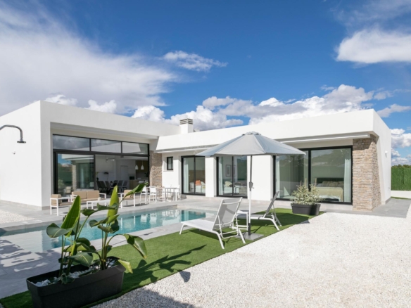 ONAFHANKELIJKE VILLA’S MET PRIVATE POOL IN CALASPARRA