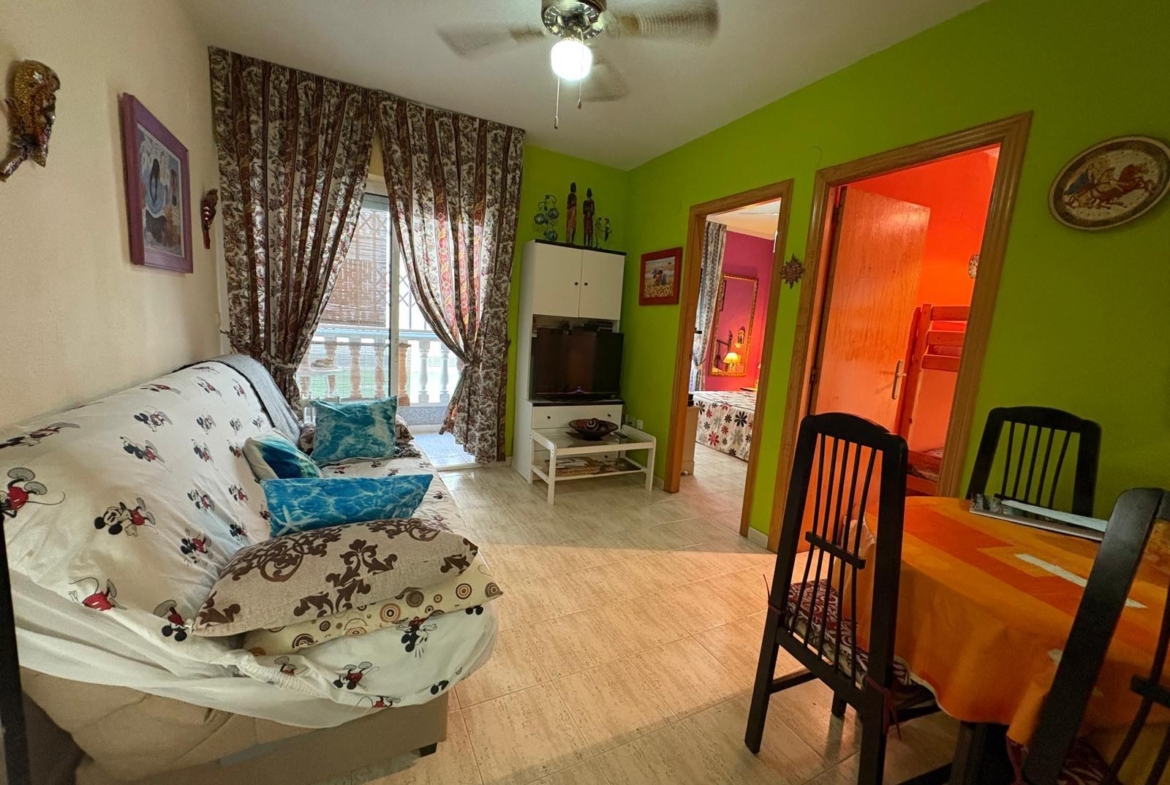 Charming Apartment in the Heart of Torrevieja 🏡✨ 2 Bedrooms 1 Bathroom with Patio and Pool
