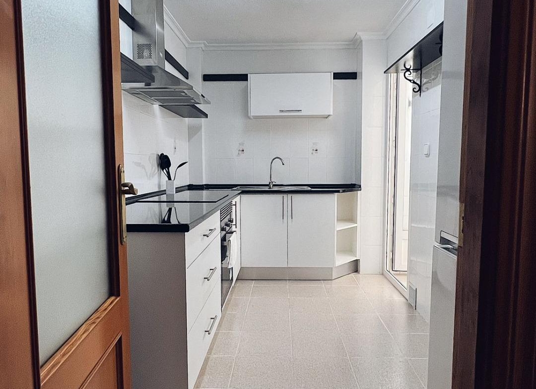 2 Bedroom Apartment, 1 Bathroom, 350 m from the Beach