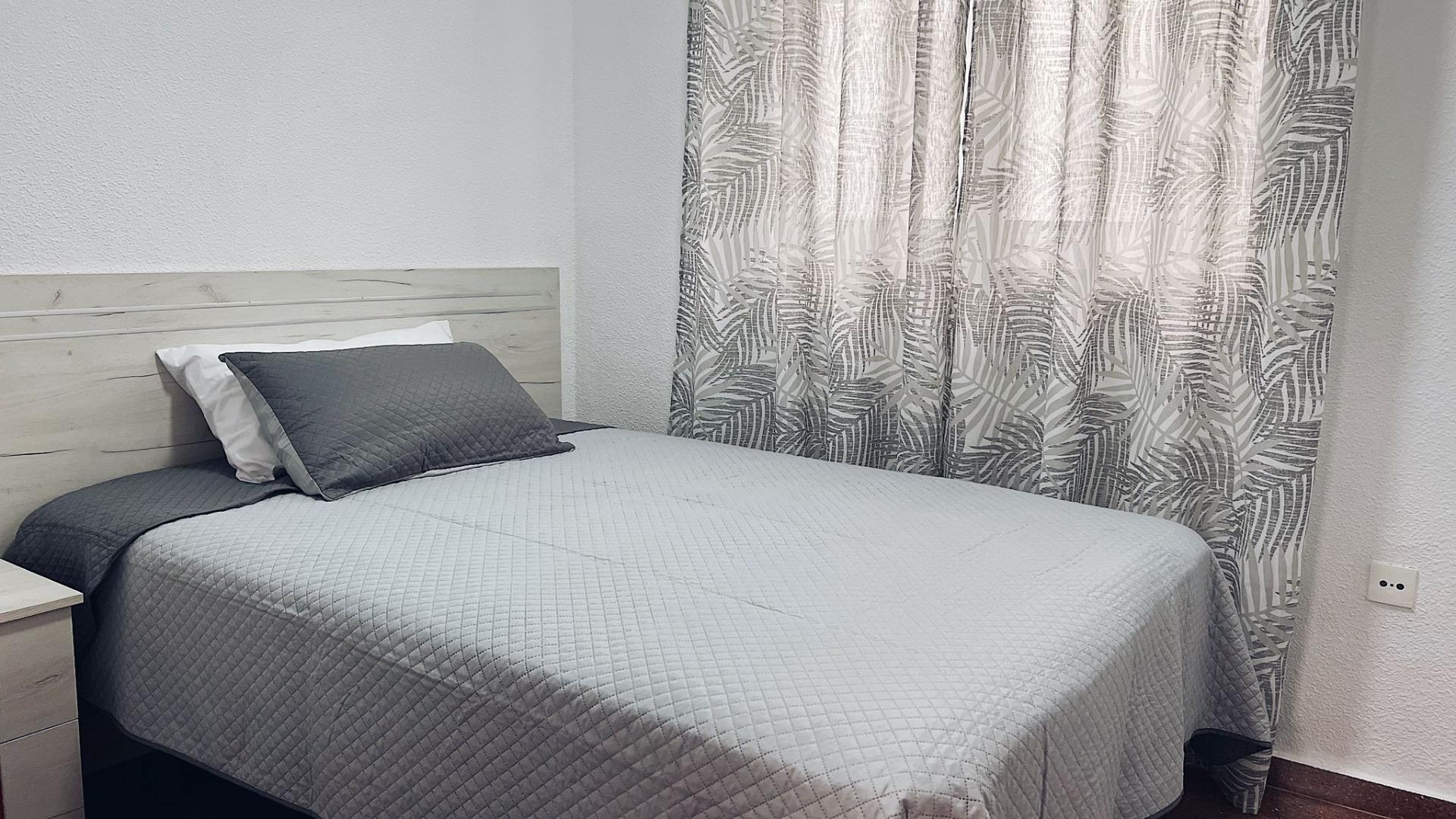8-12-21 2 Bedroom Apartment, 1 Bathroom, 350 m from the Beach