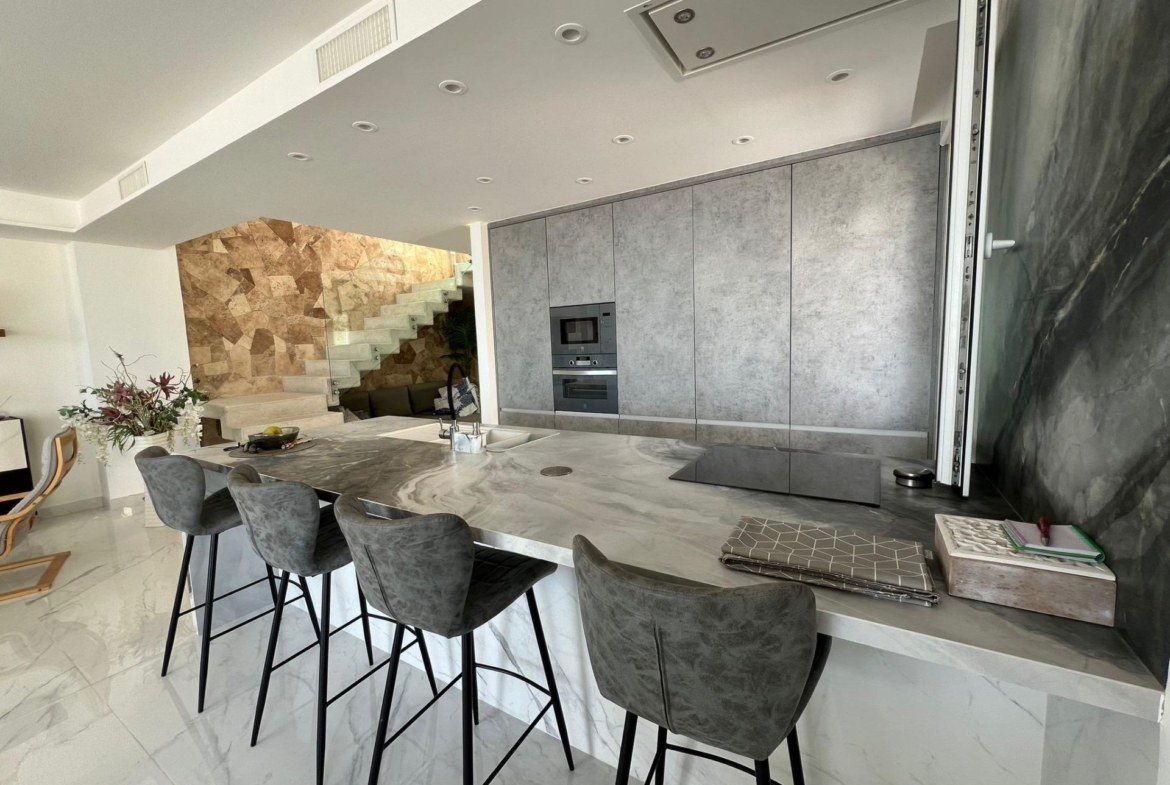 Spectacular Beachfront VILLA, LA MATA
