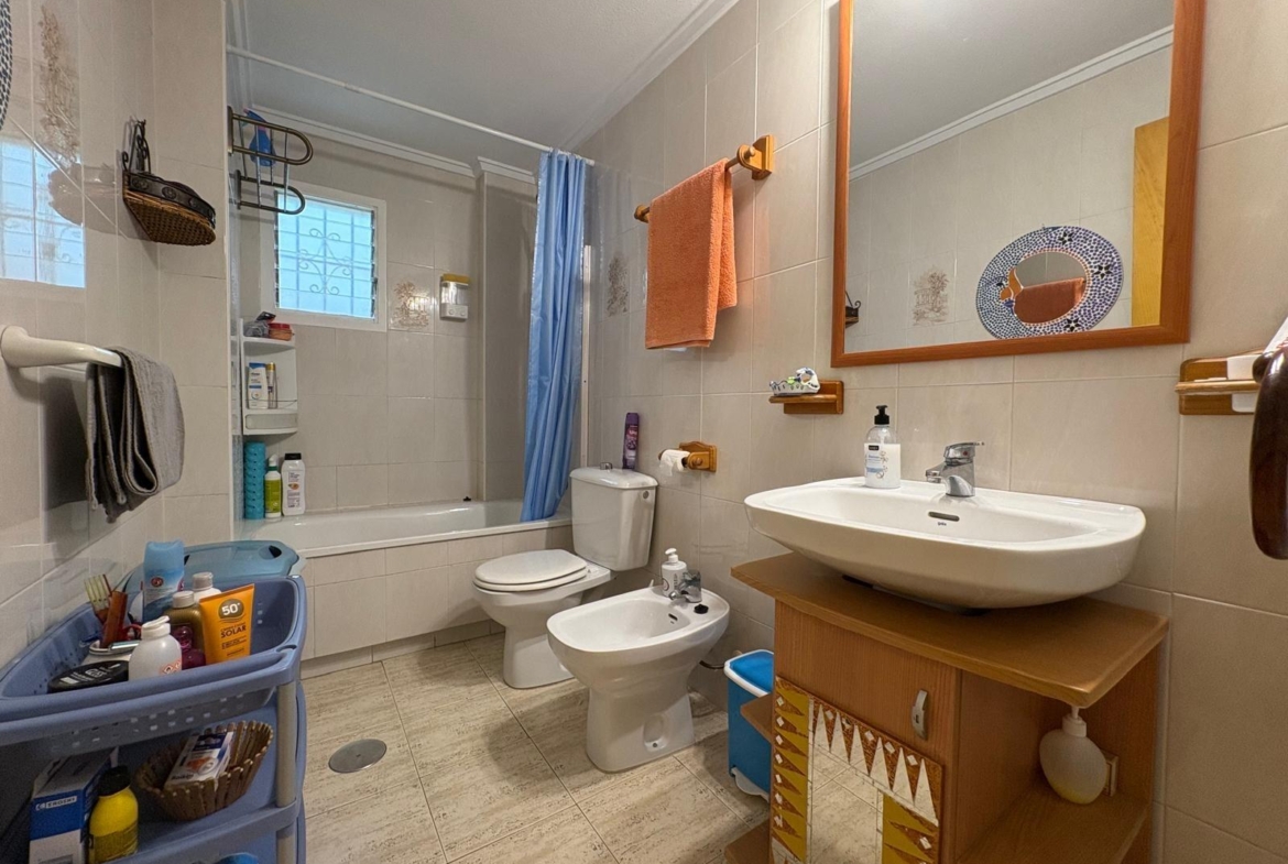 Charming Apartment in the Heart of Torrevieja 🏡✨ 2 Bedrooms 1 Bathroom with Patio and Pool