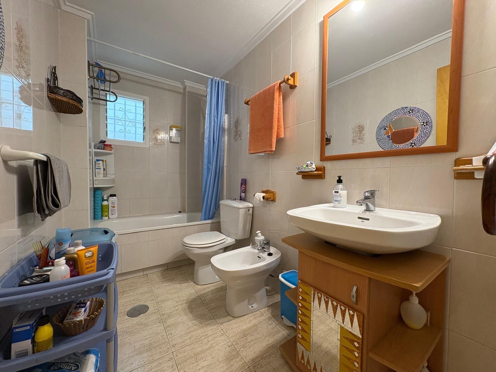 Charming Apartment in the Heart of Torrevieja 🏡✨ 2 Bedrooms 1 Bathroom with Patio and Pool