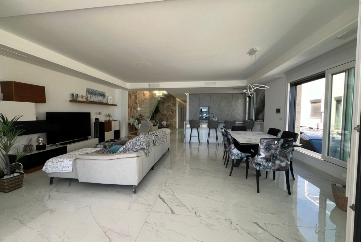 Spectacular Beachfront VILLA, LA MATA