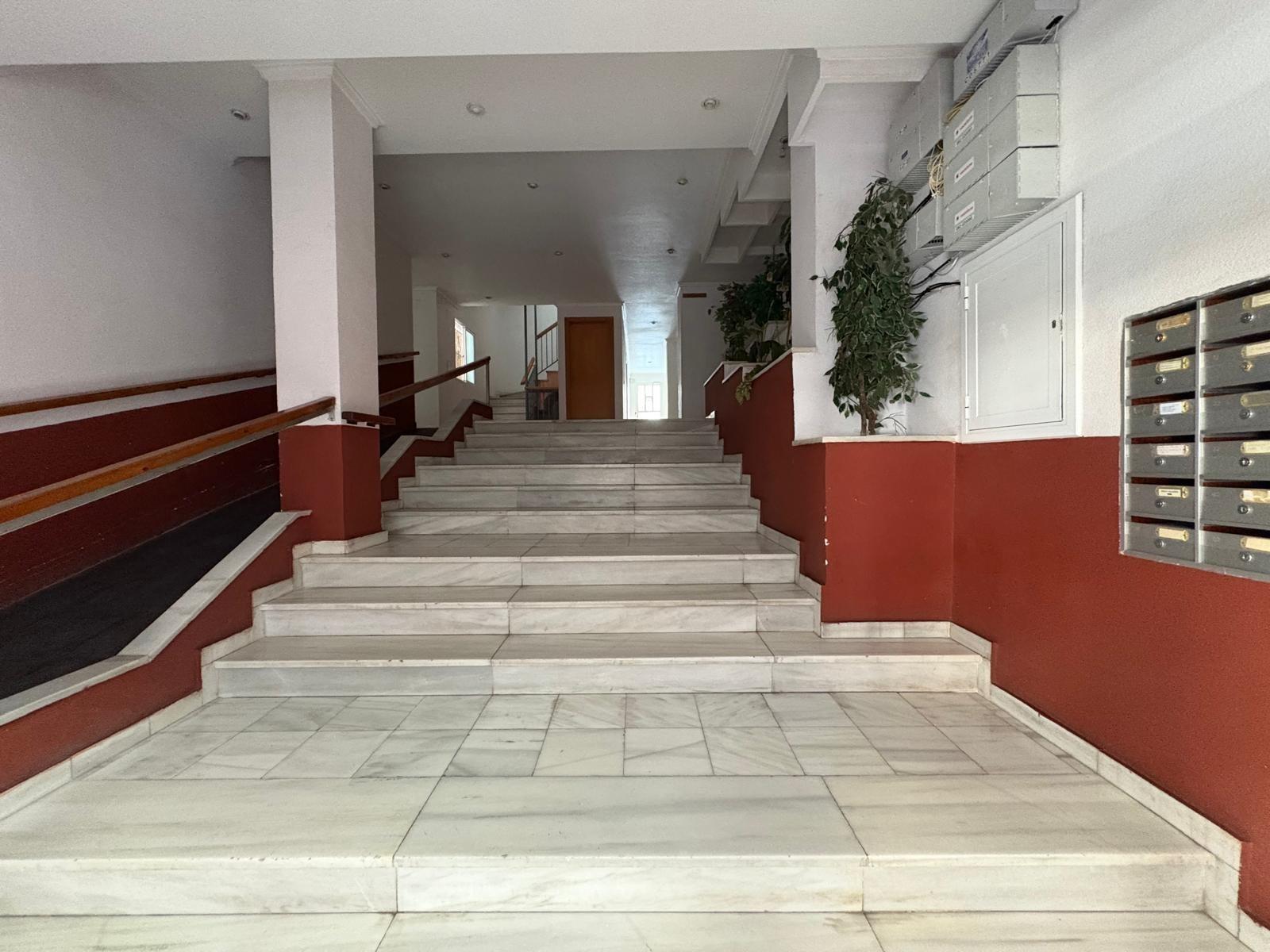 Charming Apartment in the Heart of Torrevieja 🏡✨ 2 Bedrooms 1 Bathroom with Patio and Pool