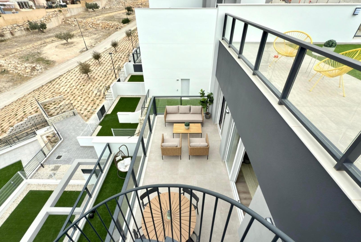 🏡 Corner penthouse with sea views – Balcón de Finestrat