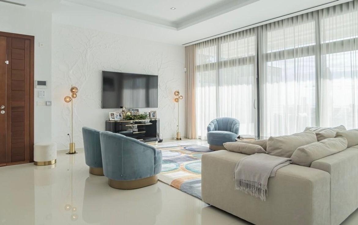 Exquisite villa with private pool and panoramic views in Sierra Cortina