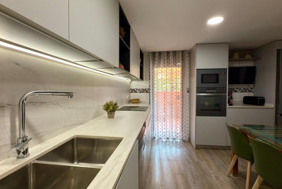 Exclusivo Adosado en Primera Línea de Golf de la Playa de San Juan con vistas espectaculares